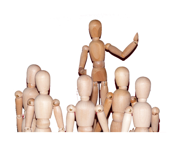 hombres de madera escuchando a uno